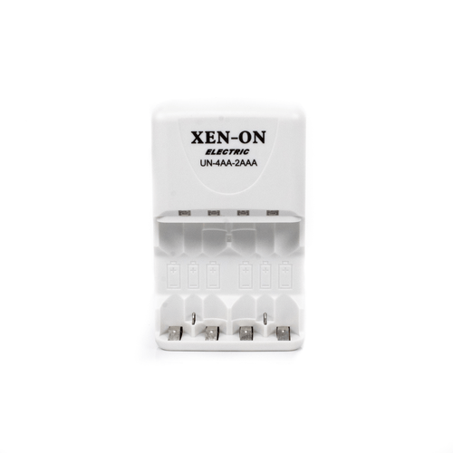 Cargador de baterías marca Xeo-ON Electric, para pilas AA/AAA, de plástico color blanco