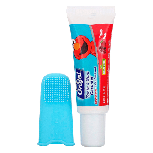 Crema dental para la limpieza de los dientes y encías de los niños marca Baby Orajel, Elmo
